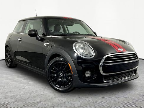 Used 2018 MINI Cooper 2-Door Hardtop FWD image 3