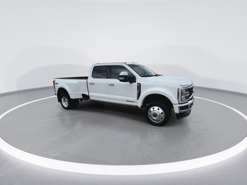 Certified 2024 Ford F450 Lariat w/ Lariat Ultimate Package image 3