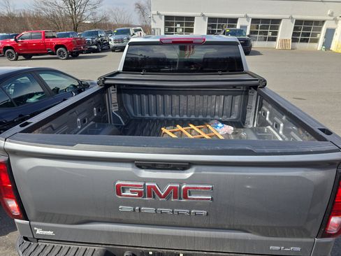 Used 2026 GMC Sierra 1500 SLE image 5