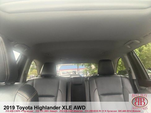 Used 2019 Toyota Highlander XLE AWD/4WD image 22