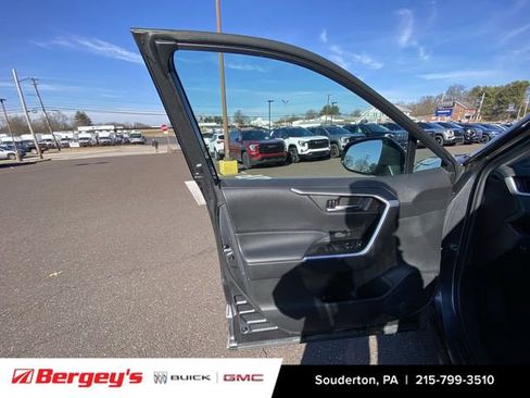 Used 2021 Toyota RAV4 XLE image 25
