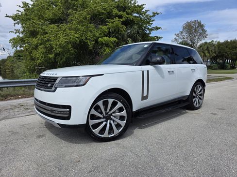 New 2026 Land Rover Range Rover SE image 1