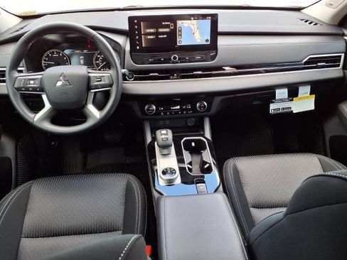 New 2026 Mitsubishi Outlander ES FWD image 11