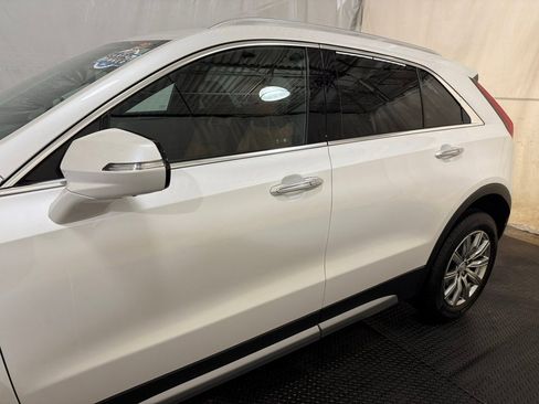 Used 2022 Cadillac XT4 Premium Luxury w/ Enhanced Visibility Package image 7