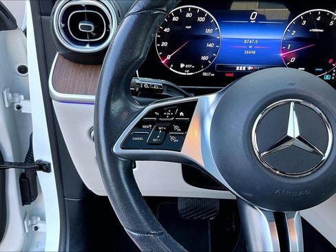 Used 2023 Mercedes-Benz GLC 300 4MATIC image 18