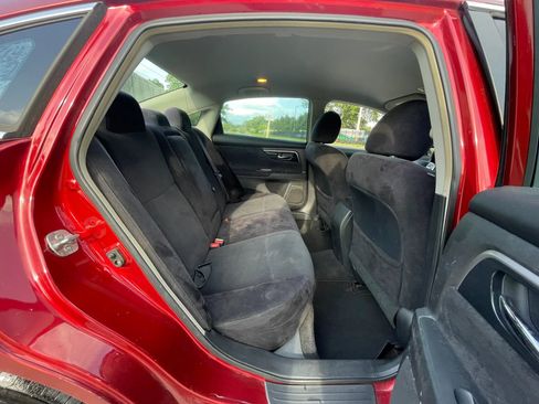 Used 2013 Nissan Altima 2.5 S FWD image 22