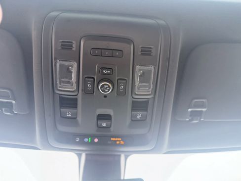 Used 2021 Chevrolet Tahoe Z71 w/ Luxury Package image 30