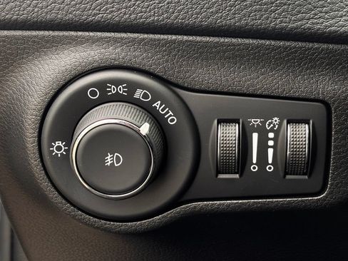 Used 2020 Jeep Compass Limited FWD image 20