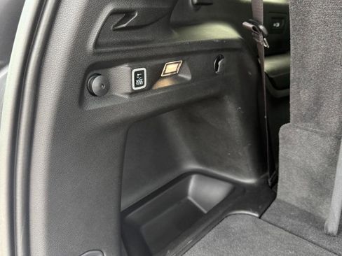 Used 2025 Jeep Grand Cherokee Laredo w/ Luxury Tech Group I AWD/4WD image 18