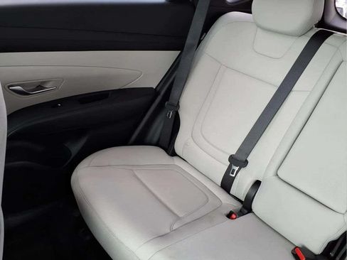 Used 2025 Hyundai Tucson SE FWD image 15