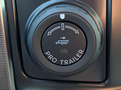 Used 2025 Ford F150 Platinum AWD/4WD image 36