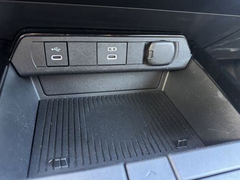 Used 2024 Toyota Prius LE image 28