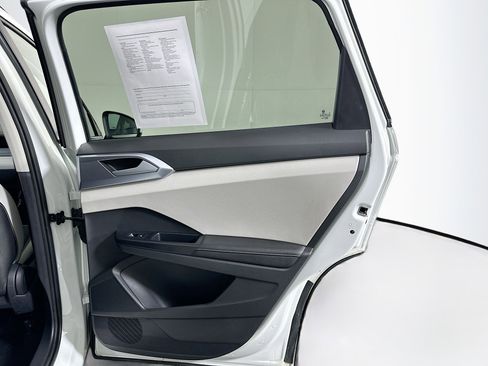 Used 2025 Volkswagen Taos SE image 30