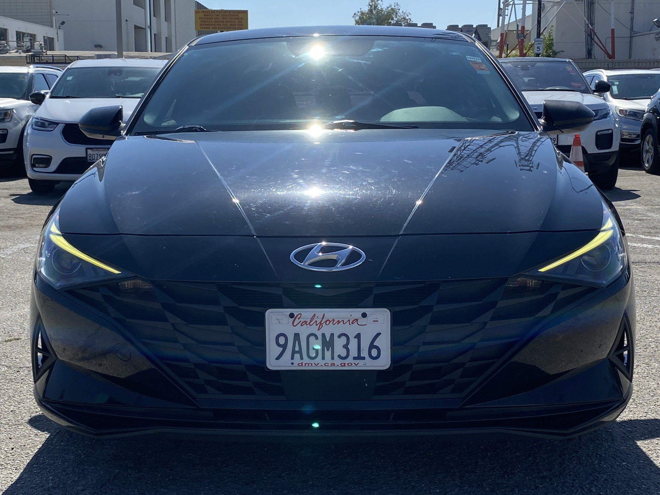 Used 2022 Hyundai Elantra SEL w/ Convenience Package FWD image 3