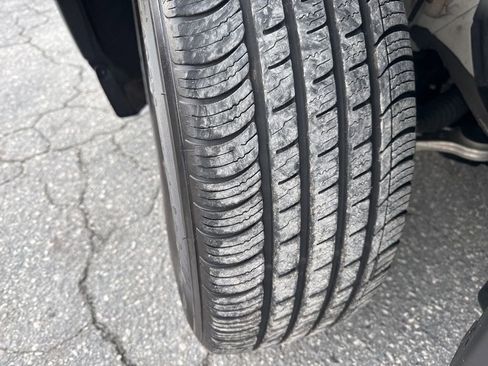 Used 2023 Nissan Rogue S image 28