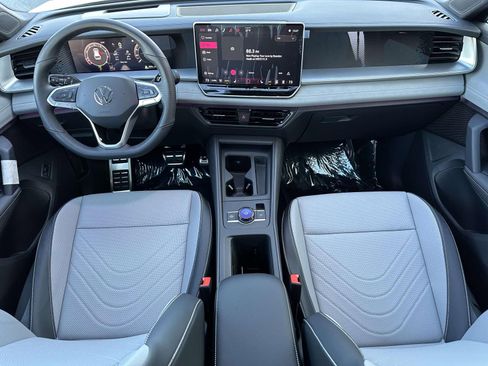 New 2026 Volkswagen Tiguan SE R-Line image 11