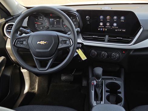 New 2026 Chevrolet Trax LS w/ LS Convenience Package image 25