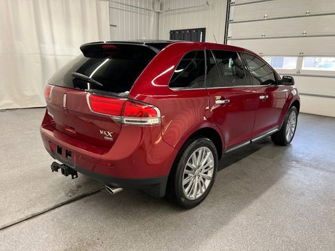 Used 2013 Lincoln MKX AWD image 4