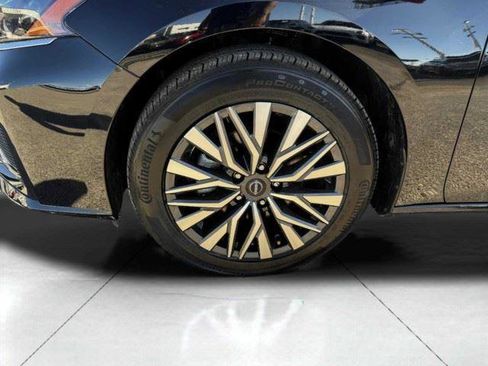Used 2025 Nissan Altima 2.5 SV FWD image 61