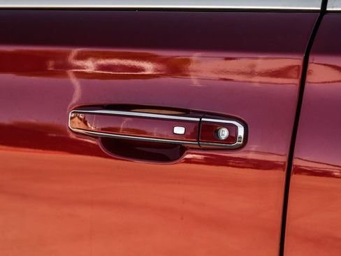 Used 2017 GMC Yukon XL Denali image 47