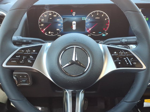 New 2026 Mercedes-Benz GLB 250 image 8