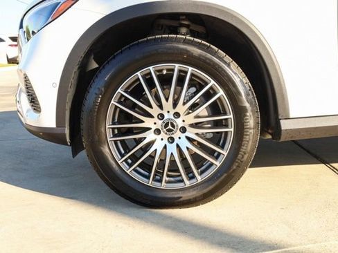 Certified 2025 Mercedes-Benz GLC 300 4MATIC image 10