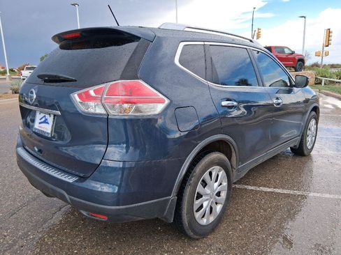 Used 2016 Nissan Rogue S w/ Appearance Package FWD image 5