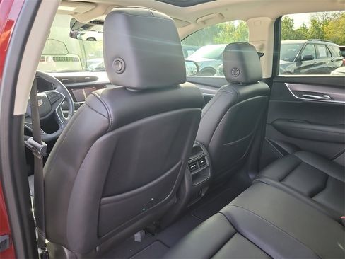 Used 2017 Cadillac XT5 Luxury w/ Driver Awareness Package image 10