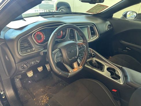Used 2015 Dodge Challenger SRT Hellcat image 6