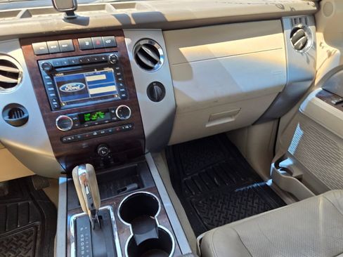 Used 2013 Ford Expedition XLT RWD image 13