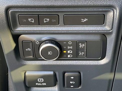 Used 2022 Ford F150 Lariat image 22