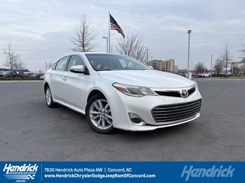 Used 2015 Toyota Avalon XLE image 1