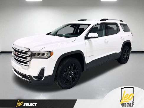 Used 2023 GMC Acadia SLT FWD image 1