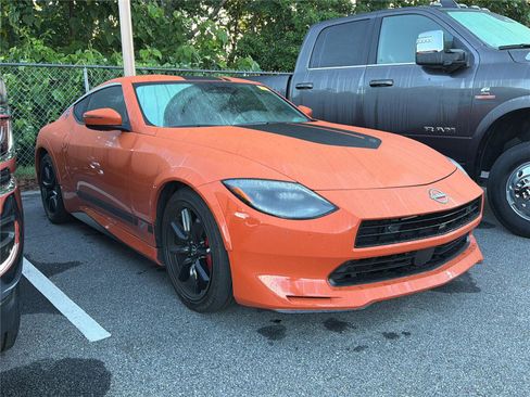 Used 2024 Nissan Z Performance w/ Heritage Edition RWD image 3