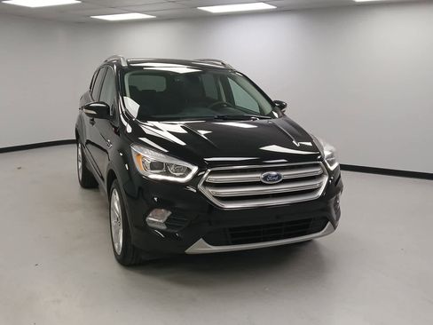 Used 2019 Ford Escape Titanium w/ U9j03 - Titanium Tow Package image 2