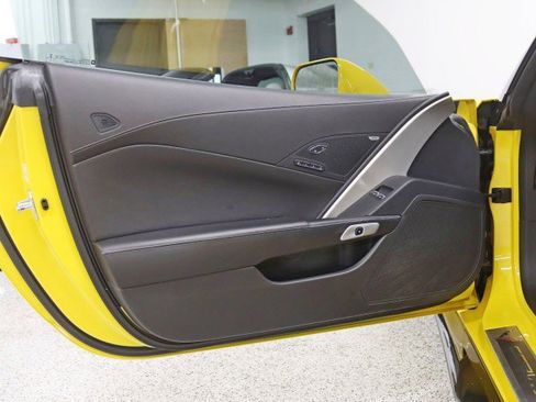 Used 2015 Chevrolet Corvette Z06 w/ 2LZ Preferred Equipment Group image 29