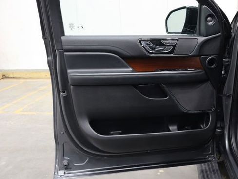 Used 2021 Lincoln Navigator L Reserve image 19
