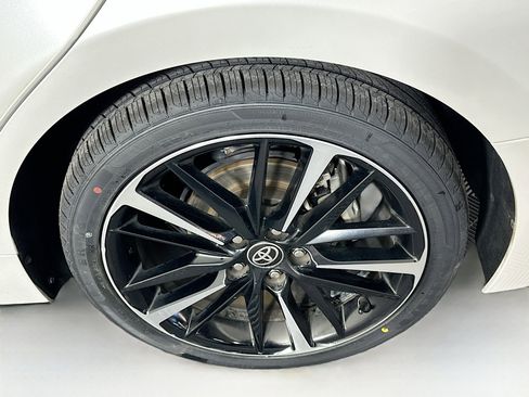 Used 2020 Toyota Camry XSE image 11