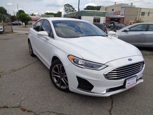 Used 2020 Ford Fusion SEL FWD image 29