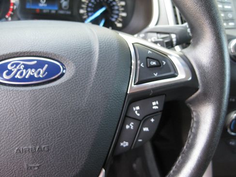 Used 2016 Ford Edge SEL AWD/4WD image 16