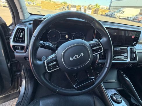 Certified 2023 Kia Sorento EX AWD/4WD image 10