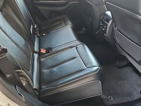 Used 2024 Jeep Grand Cherokee Limited image 17