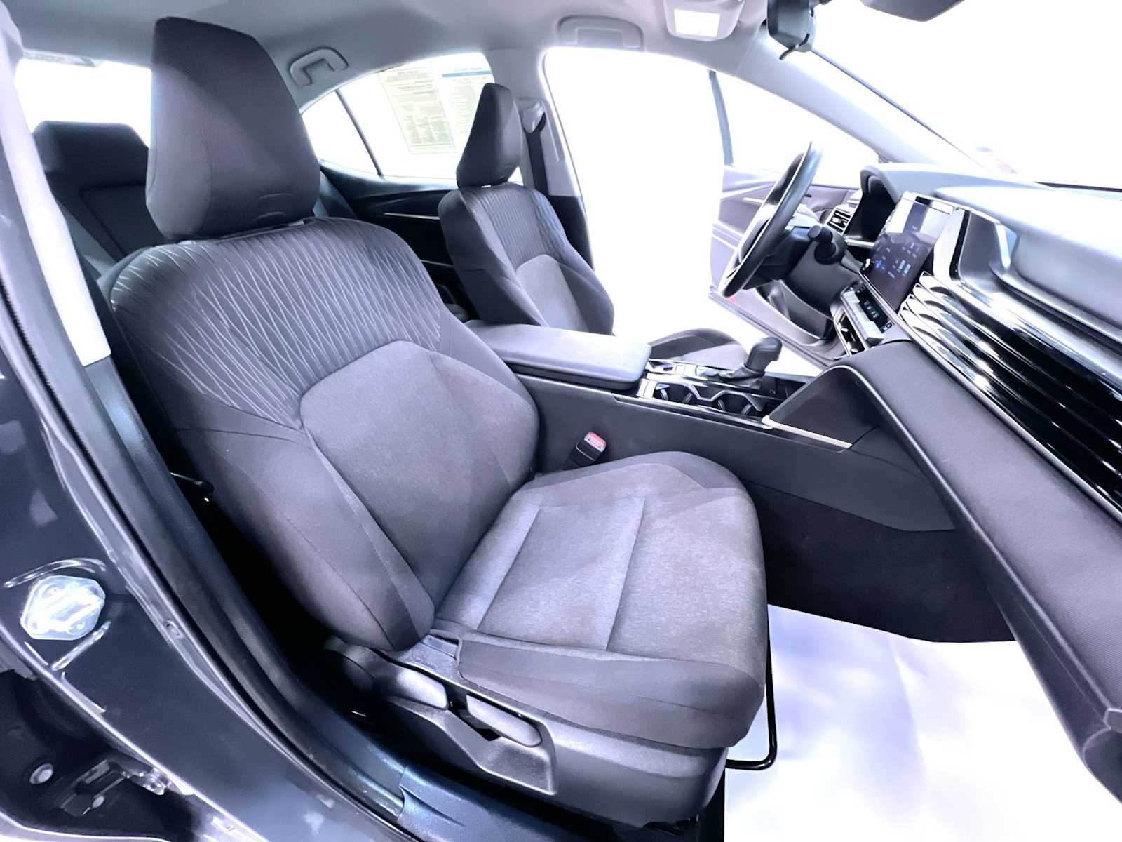 Used 2025 Toyota Camry LE FWD image 34
