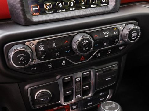 Used 2020 Jeep Wrangler Unlimited Rubicon AWD/4WD image 18