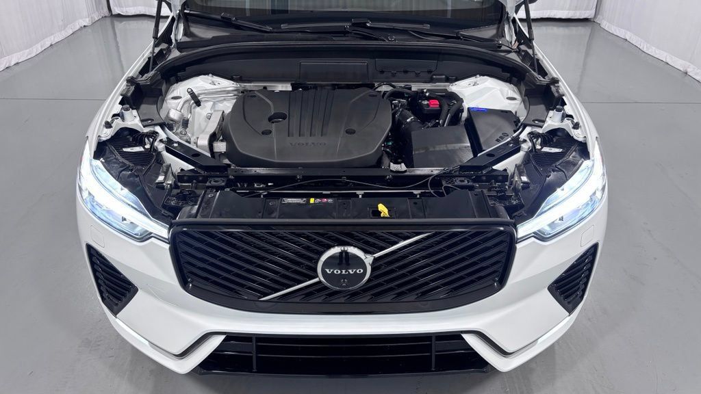 Certified 2026 Volvo XC60 B5 Plus AWD/4WD image 29