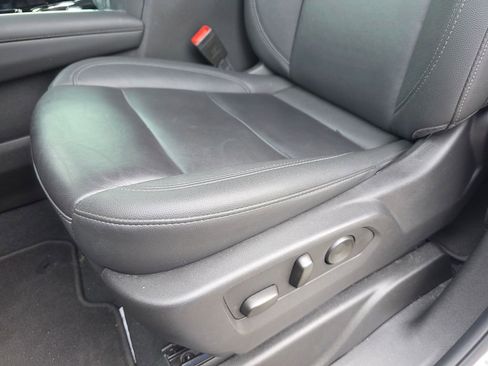 Certified 2025 Chevrolet Tahoe LT AWD/4WD image 13