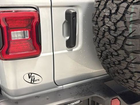 Used 2024 Jeep Wrangler Unlimited Rubicon w/ XTREMEE 35" Tire Package image 32