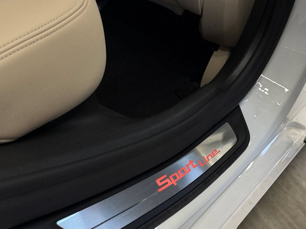 Used 2019 BMW 530i w/ Convenience Package RWD image 29