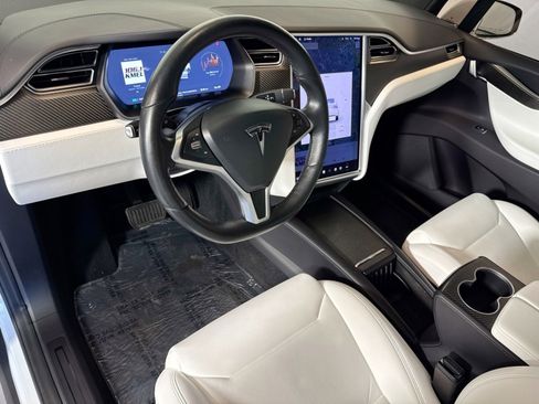 Used 2018 Tesla Model X 100D image 4