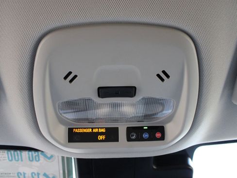 Used 2025 Chevrolet Trax LT w/ LT Convenience Package FWD image 41
